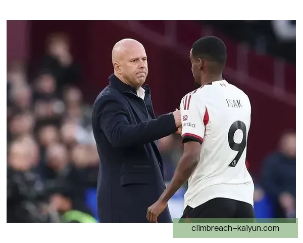 卡马文加中场统治力持续增强,成为球队重要支柱 卡马文加中场统治力持续增强,成为球队重要支柱