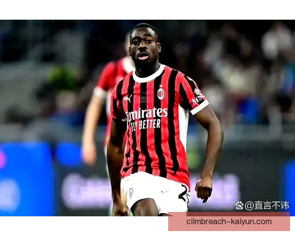 足球头球高手表现稳健，持续提升在场上的影响力与得分能力。