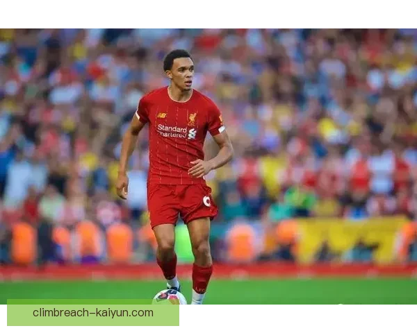 亨克战术体系解析：高位逼抢与边路进攻的协同机制